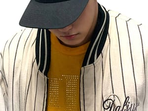 man wearing a baseball cap